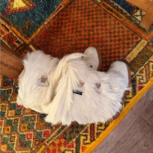 Oscar sport apres ski Fur Boots with Buckle Accents